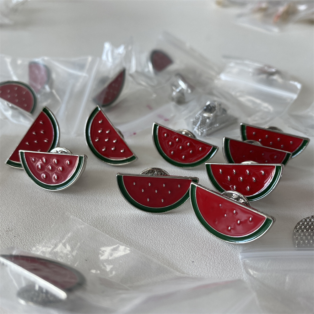 Wholesale Custom Metal watermelon enamel pin black seeds badge pin custom enamel lapel pin