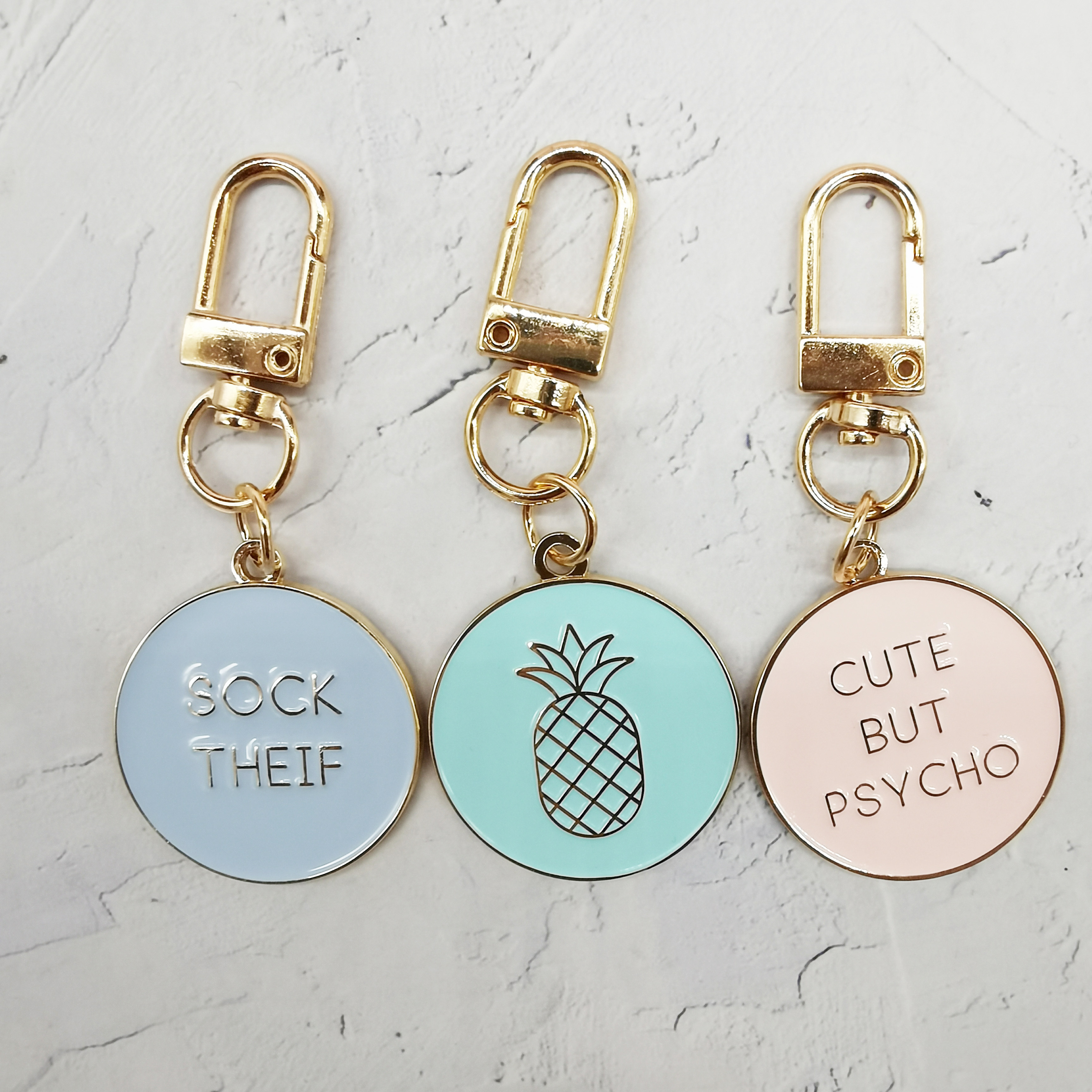 Manufacturers zinc alloy metal custom personalized round pineapple dogbone key chain soft hard enamel keychains