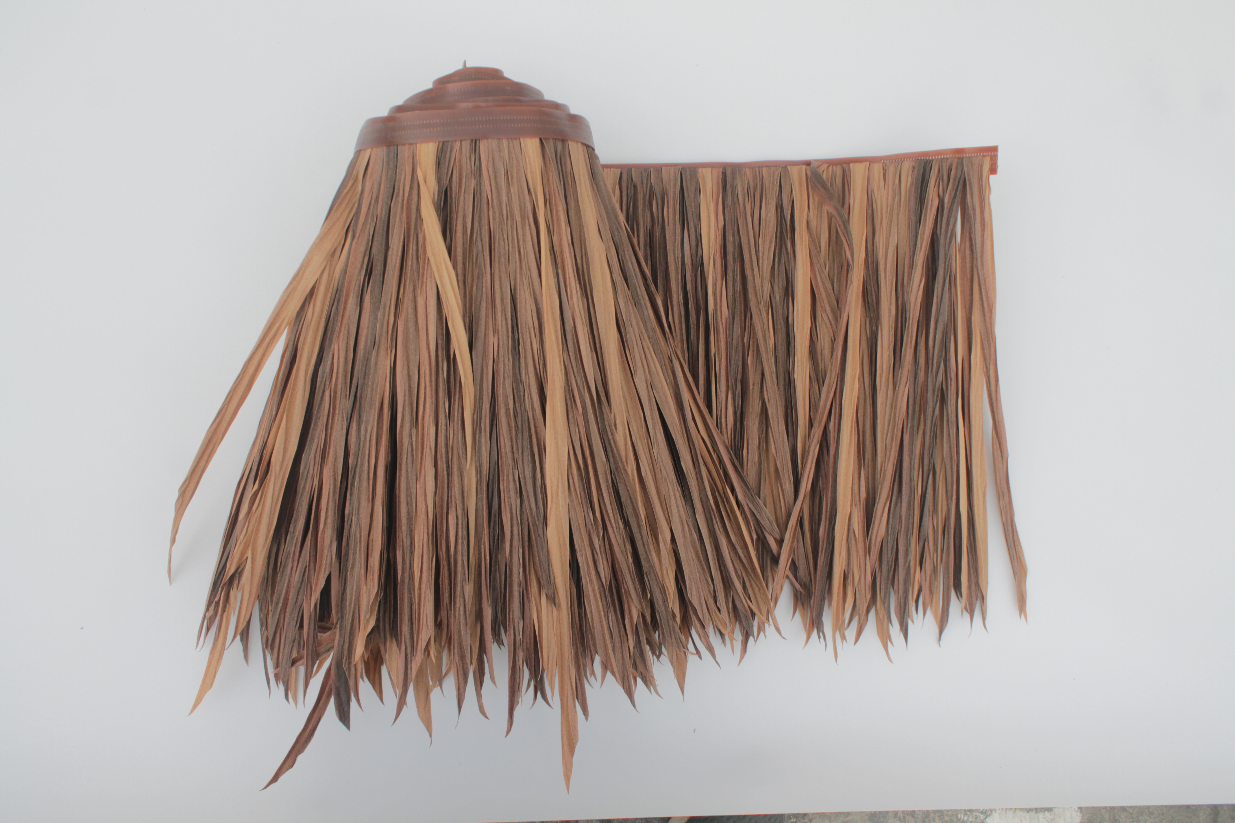 High Quality Fireproof  Artificial Synthetic Palm Thatch Professional Thatch Beach Umbrella