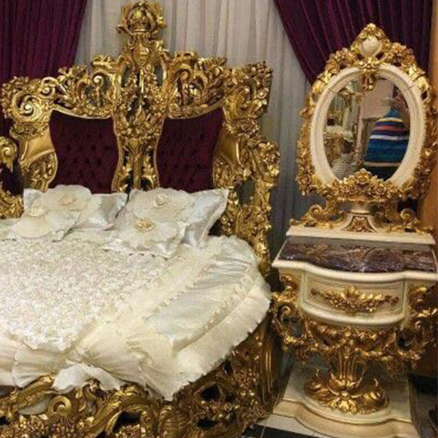 Arabia Style Carved Wood Bed Golden 24K Bed Luxury Master Bedroom furniture Round Bed in Antique Style