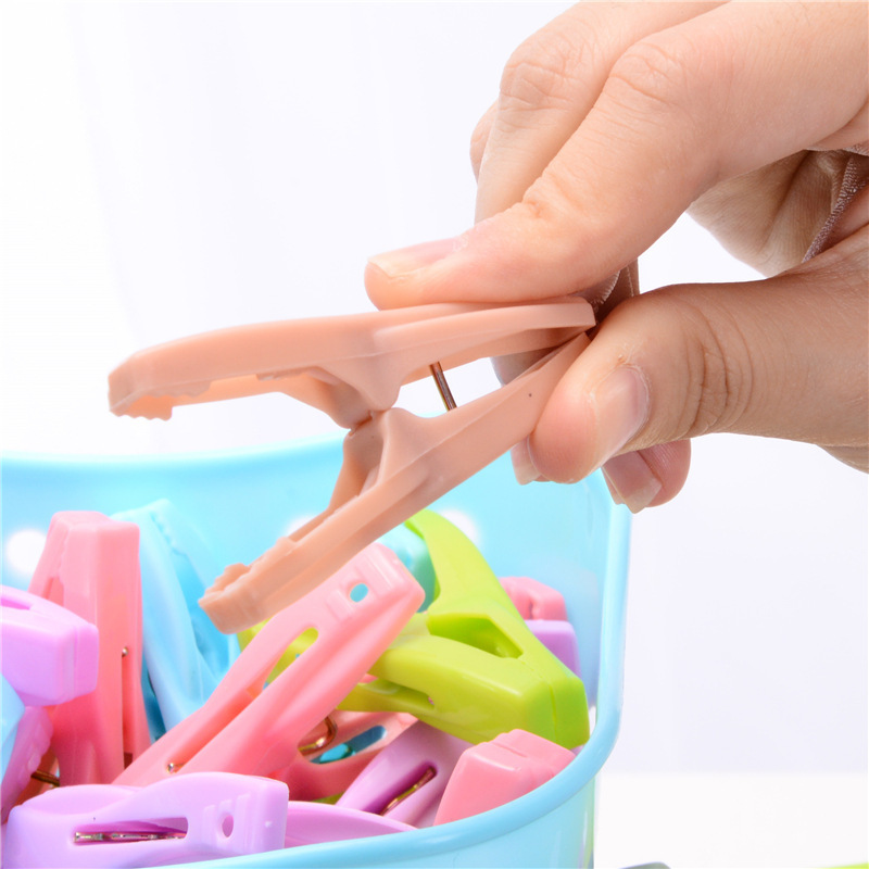 Wholesale Plastic Windproof Clothespin Durable Portable Multifunctional Mini 50pcs Laundry Flexible Sock Plastic Clothes Pegs