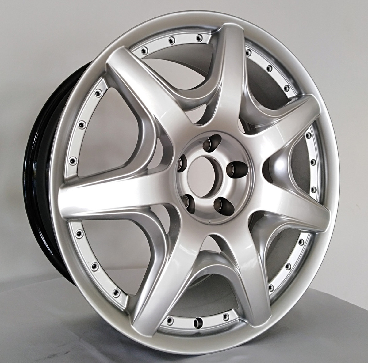 In Stock Alloy Forged Offroad Wheels Rims 15 Inch 5Holes 112 PCD 66.5 CB 40 ET Supports OEM/ODM For BENTLEY