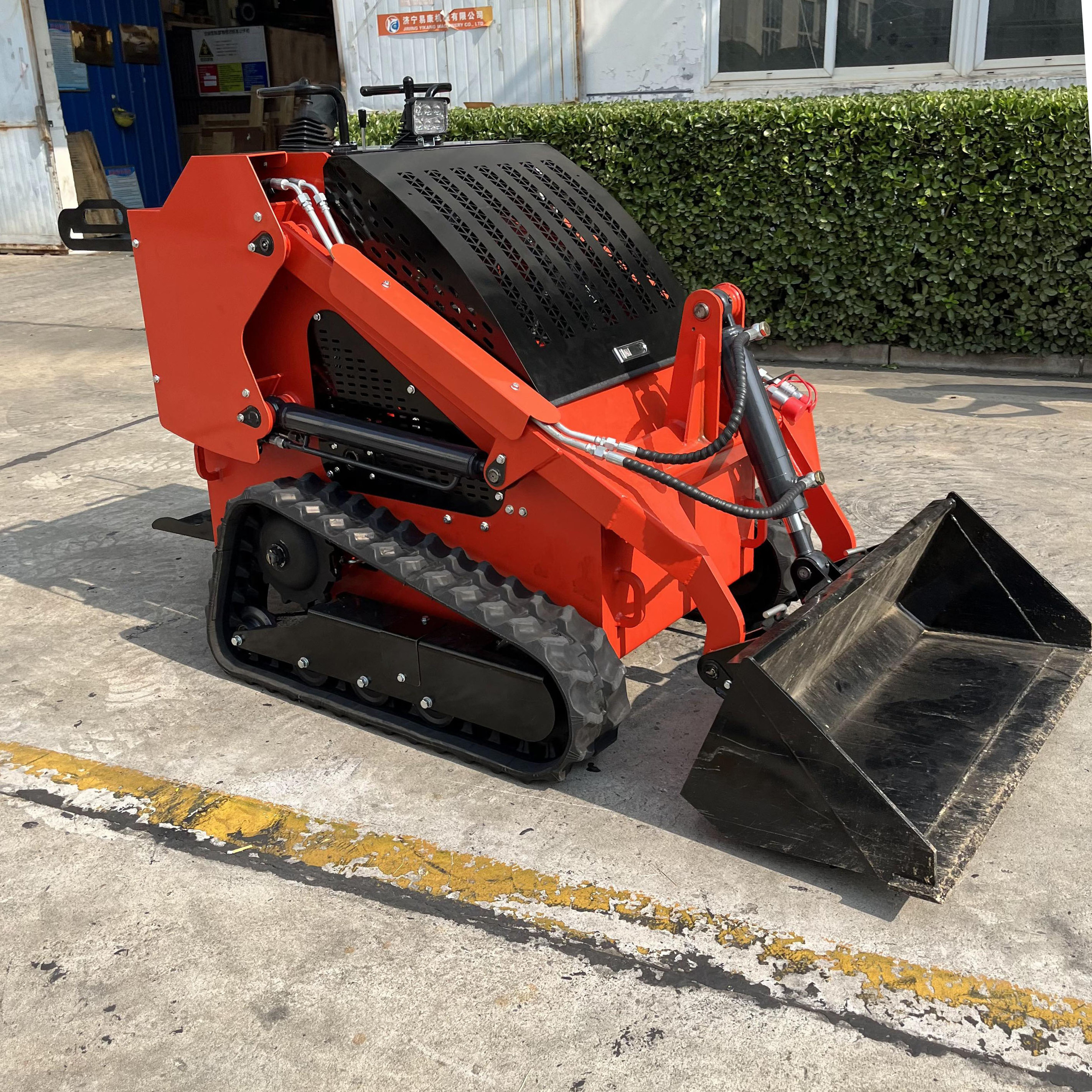 Hot Selling 660lbs 880lbs 300kg 400kg Euro 5 CE EPA Yanmar diesel or gas engine Small mini skid steer track loader for garden