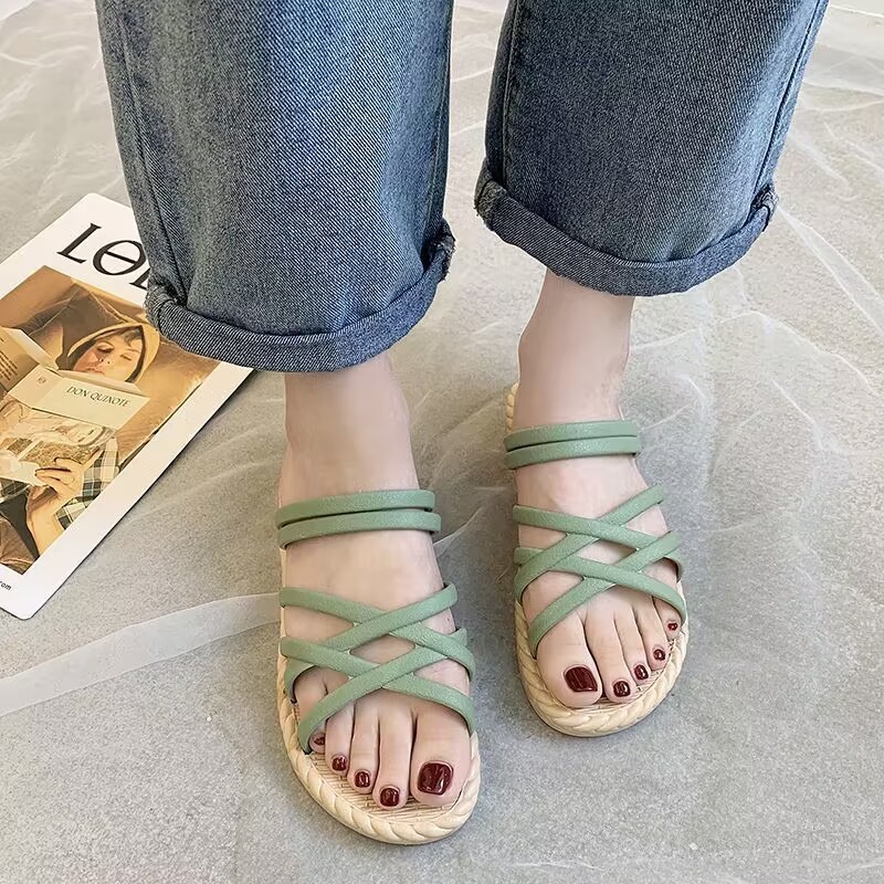 Shoes Women Slippers Metal Golden Chain Buckle Ladies Sandals Flat Outdoor Beach Soft Comfort Slide Sandals for Women and Ladies