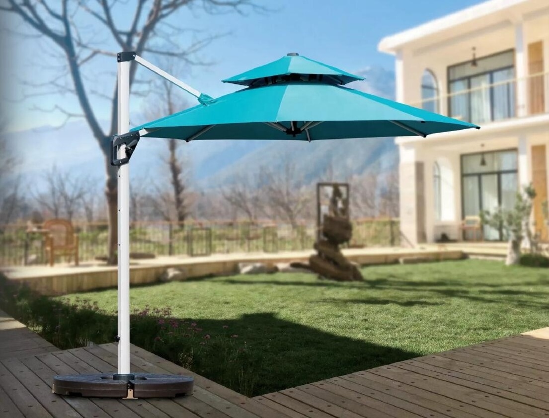 Outdoor sunshade and base outdoor sun umbrella