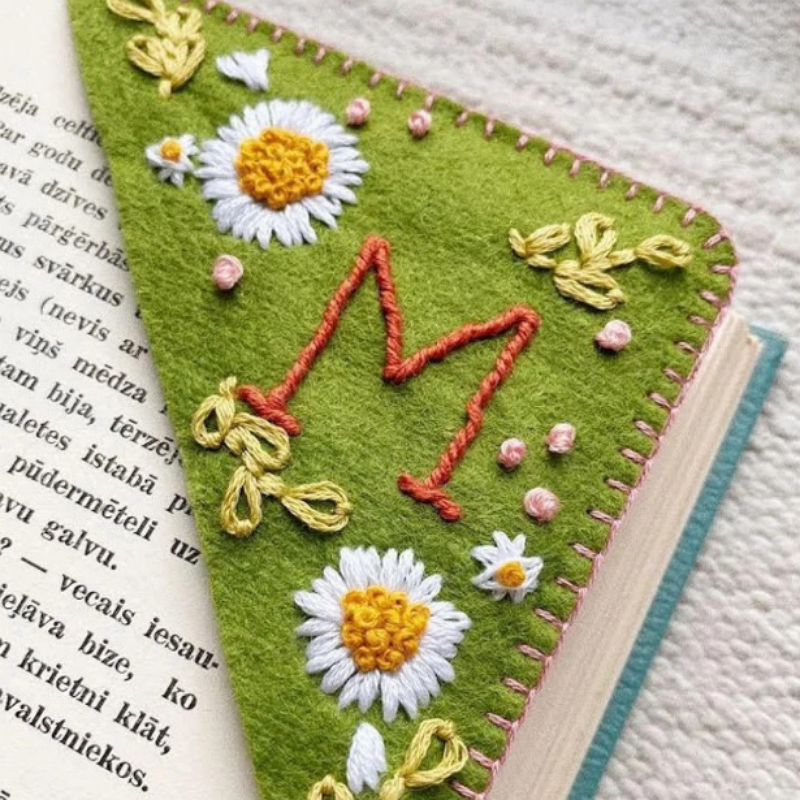 Office accessories stylish four seasons book label soft felt personalized handmade embroidery corner bookmark