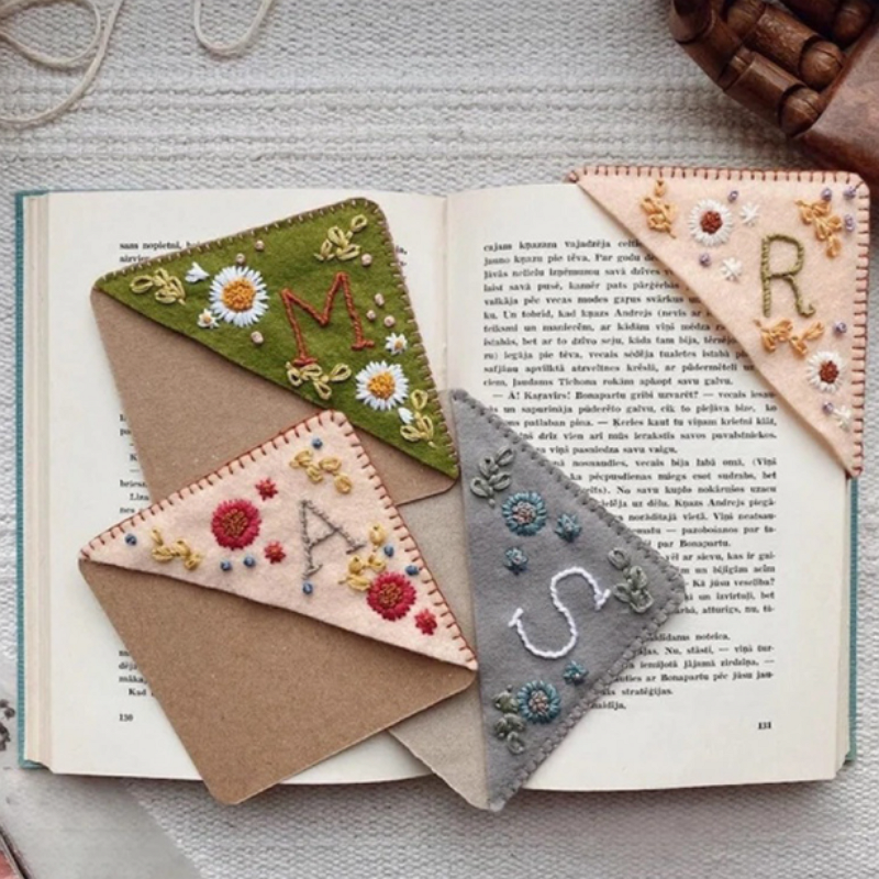 Office accessories stylish four seasons book label soft felt personalized handmade embroidery corner bookmark