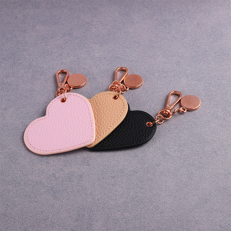 New Letter Leather Heart Shape Keychain Women Key Holder Female Heart Bag Charms Love Pendant Girlfriend Trinket Keyring Gift