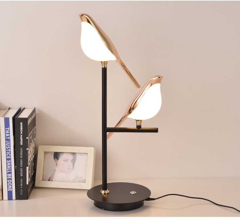 Hotel Luxury Modern Black and Gold Lamp Shade Desk Lamp Home Decorative Night Light Bedside Table Lamp