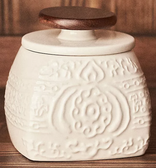 French Ceramic Butter Keeper Embossed Design Butter Crock with Handy Knob for Keeping Butter/Cheese Fresh