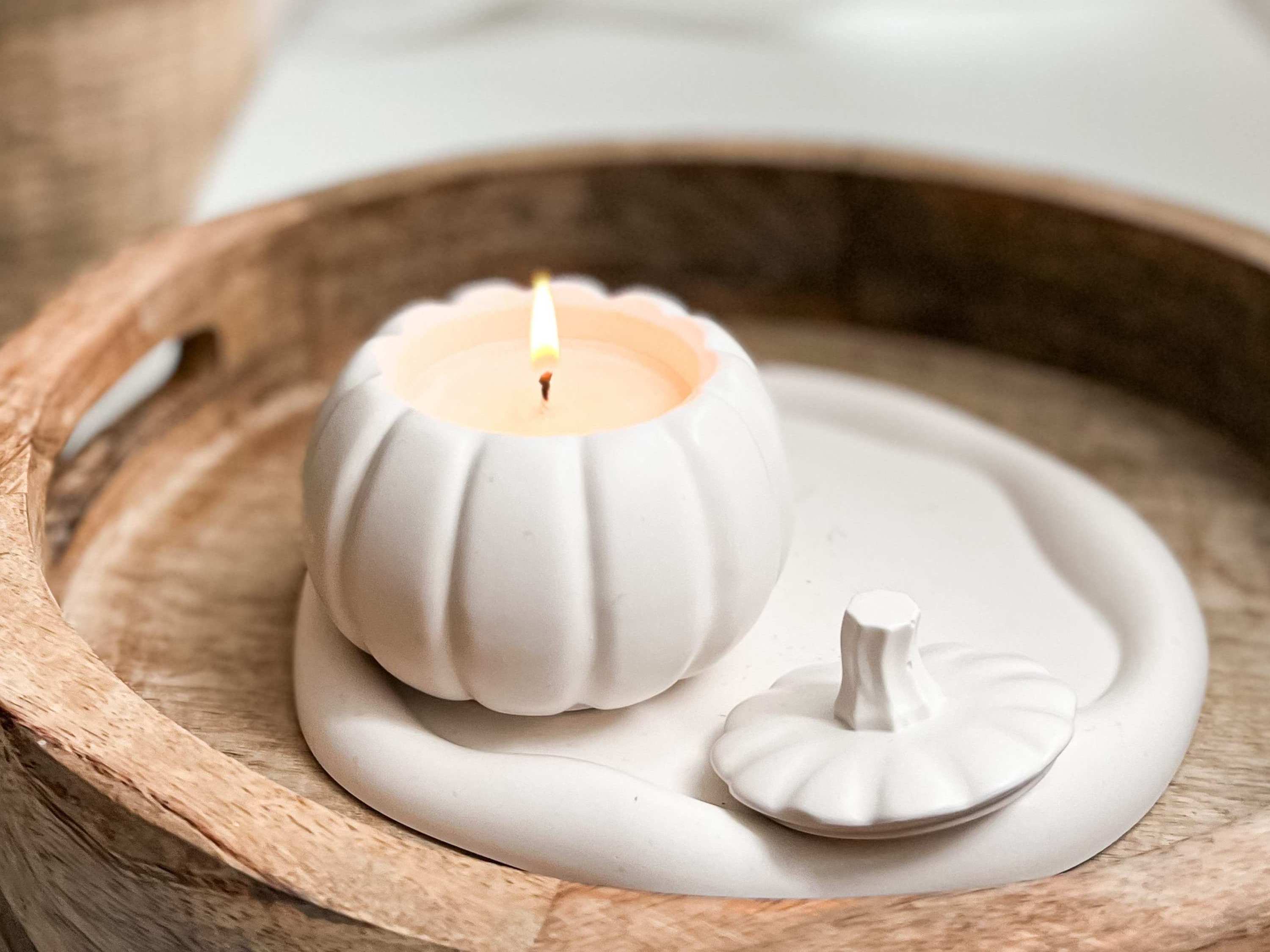 7.5oz White Unique Pumpkin Shape Candle Jar Thanksgiving Ceramic Scented Candle Jar with Lid