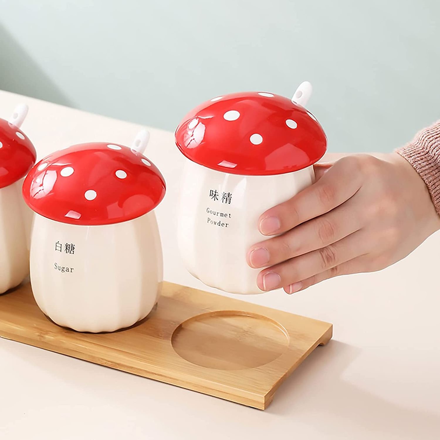 Exquisite Mushroom Ceramic Spice Jars Spice Containers Kitchen Sugar Salt Condiment Jars Set with Lids Spoons and Tray