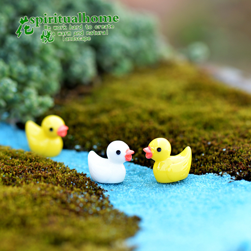 1 Piece Yellow Ducklings Garden Easter Decor Resin Crafts Slime Charms Cute Duck Miniature Figurine Ornaments for Home