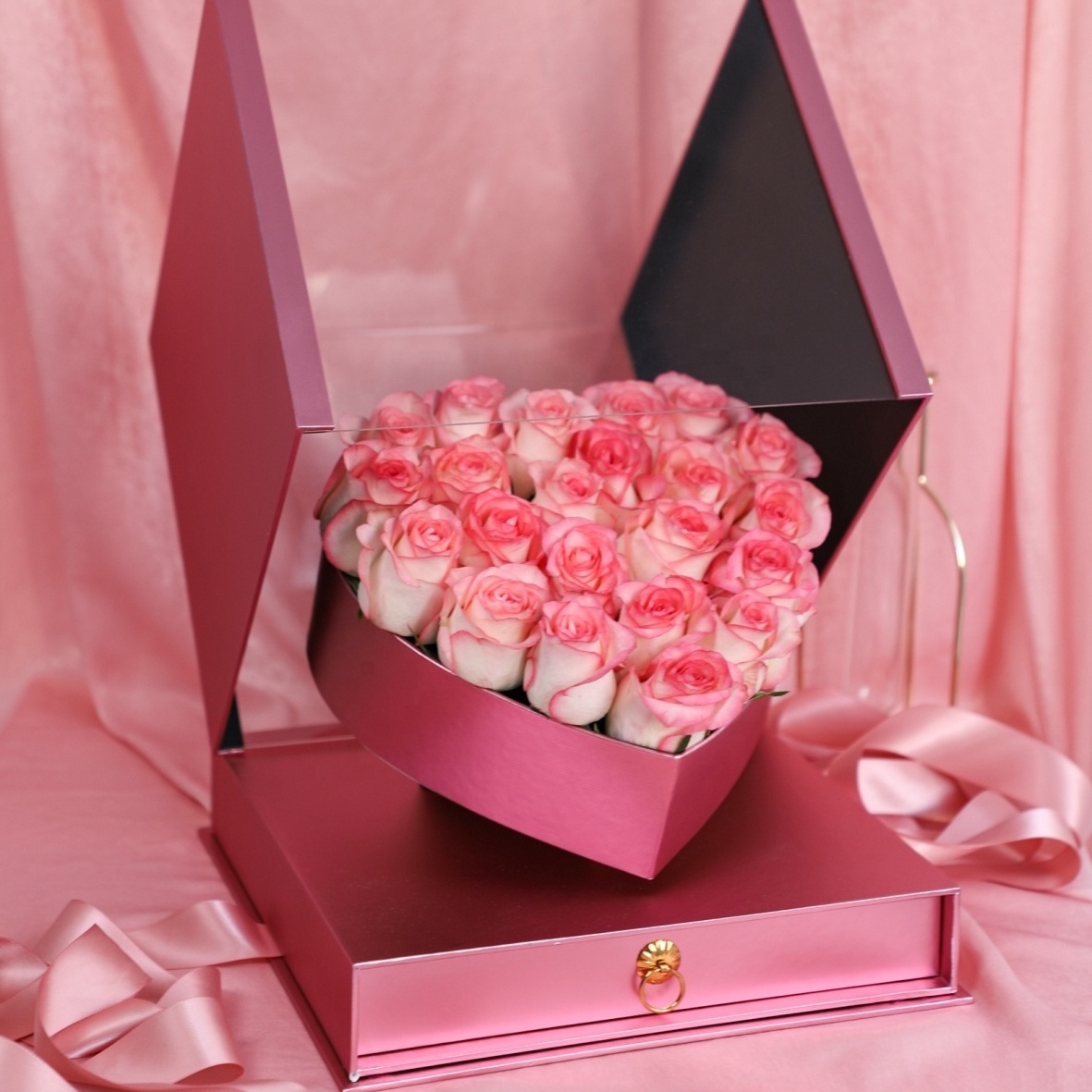 Luxury Square Acrylic Full Window Flower Box Inside Heart Shaped Rose Box Valentine's Day Gift Box With Drawer And Ribbon