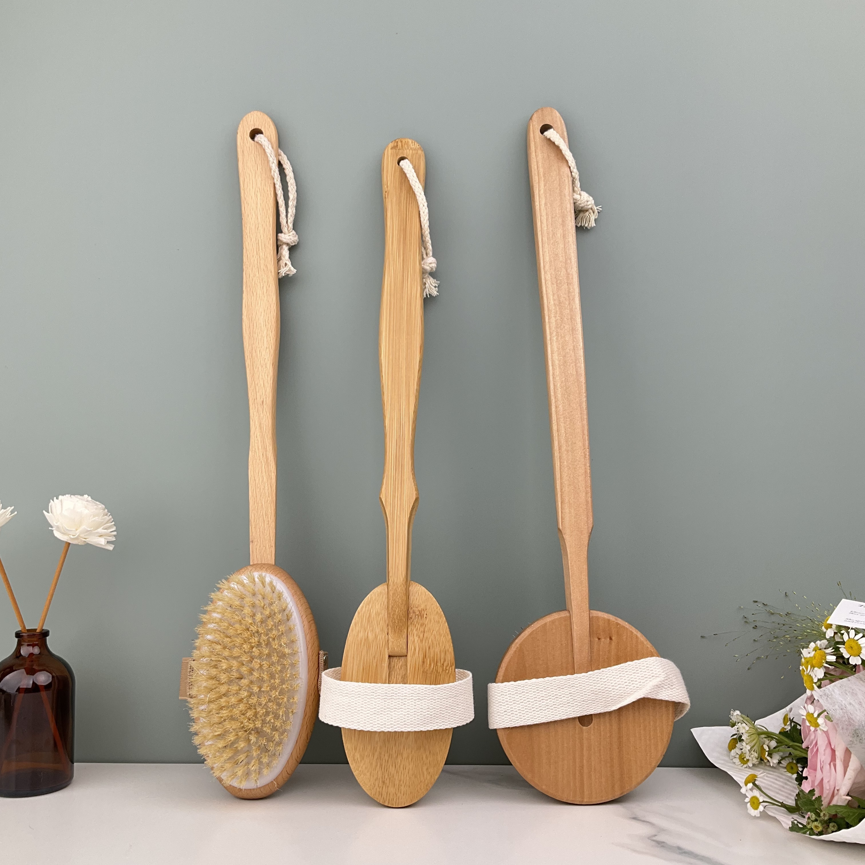 OEM Wholesale Private Label Custom Logo Natural Sisal Vegan Boar Bristle Brushes Wet Brushing Bamboo Wooden Dry Body Bath Brush