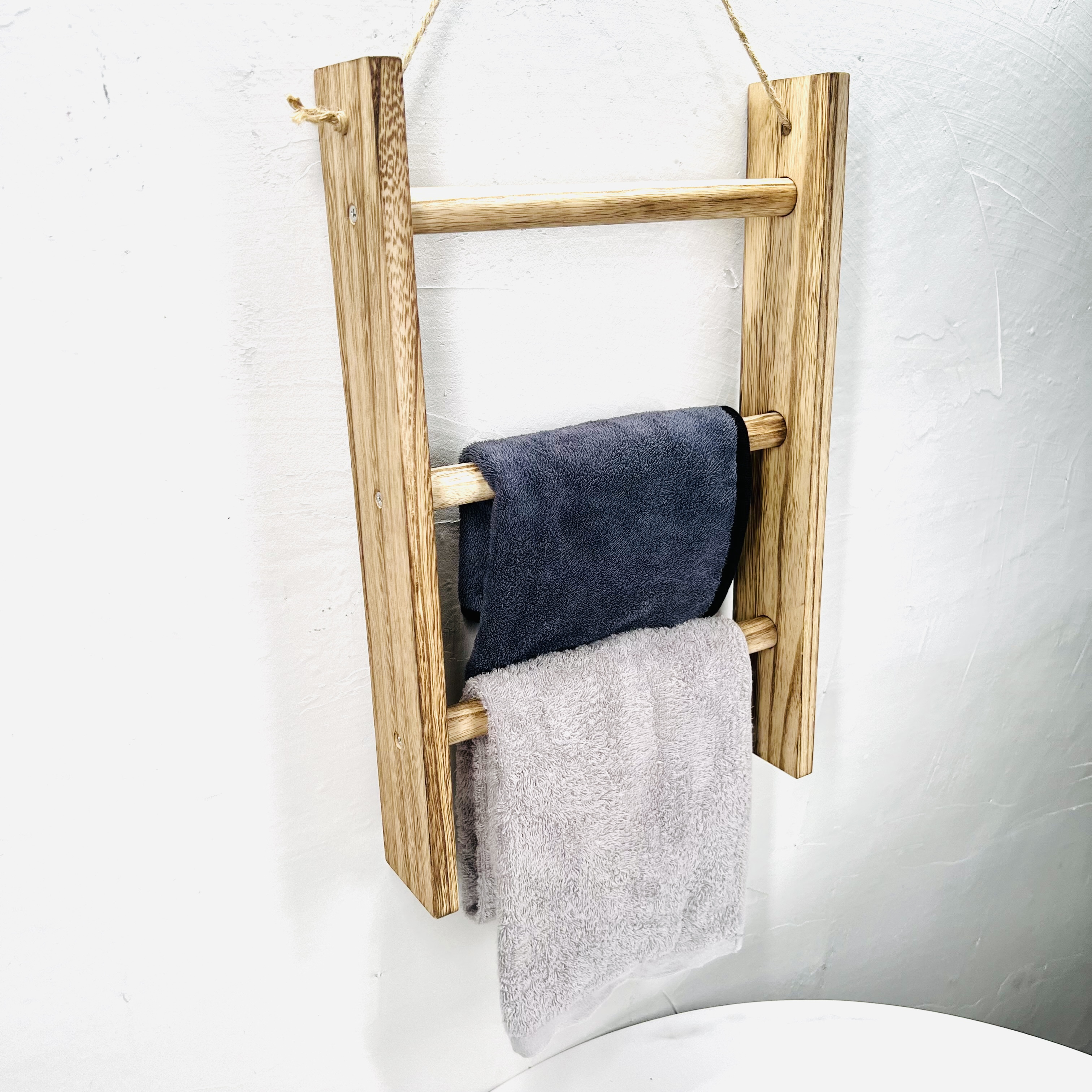 Wooden 3-Tier Hanging Hand Towel Ladder, Rustic Mini Wood Wall-Hanging Bathroom Towel Storage Rack with Top Rope