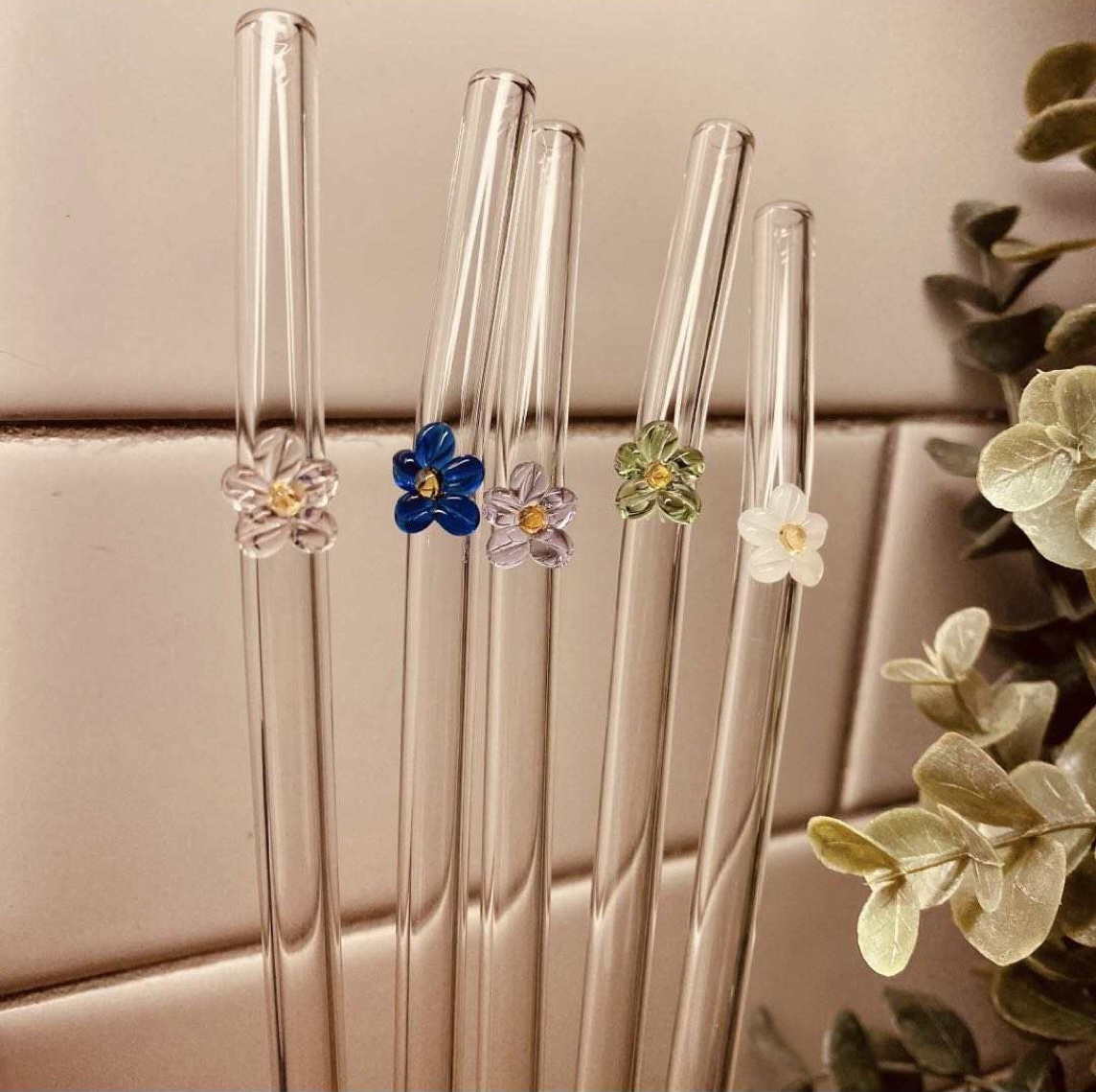 Multicolor Reusable glass straws with flower butterfly turtle design on clear Bent Drinking Straws for Smoothie Cocktail Juice