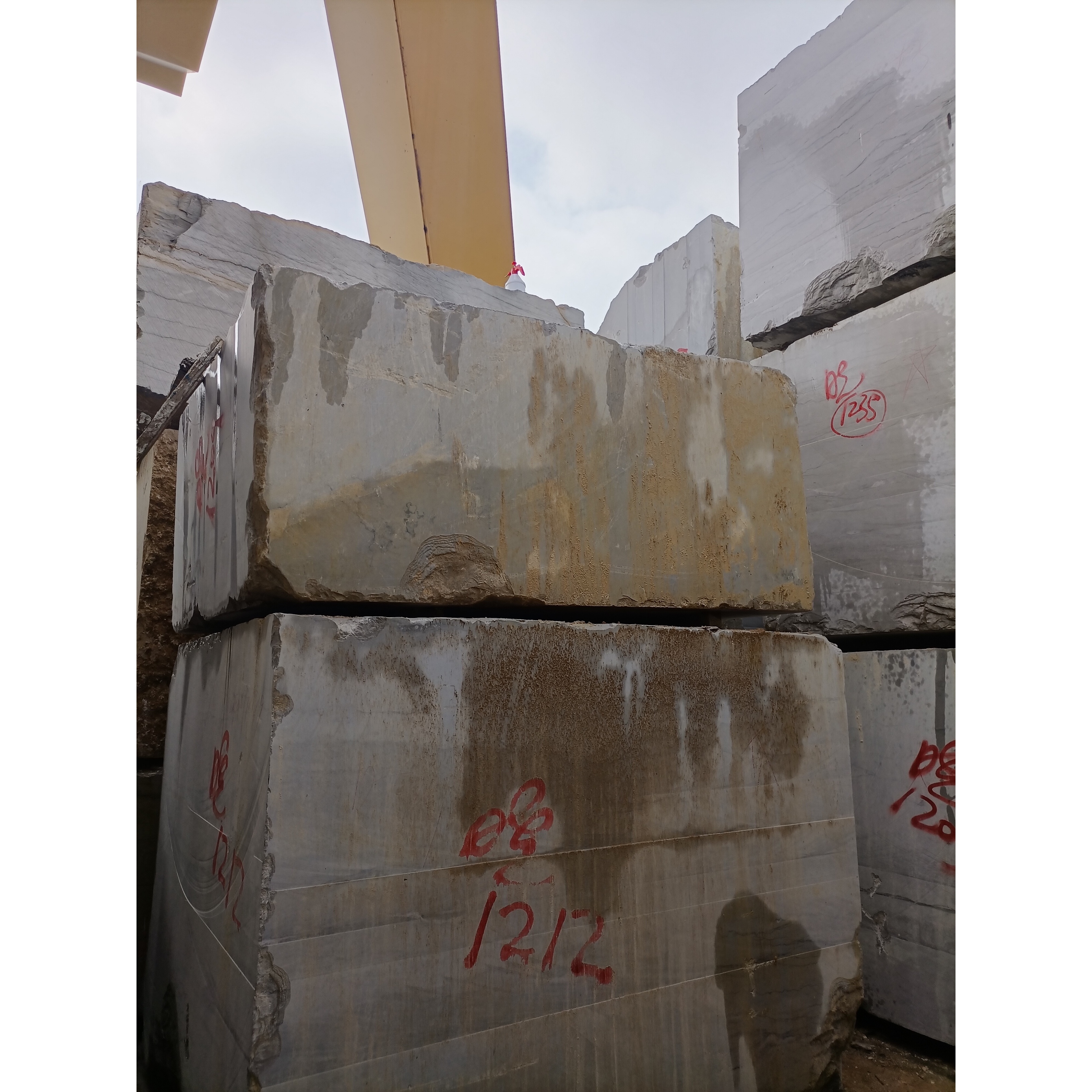 B-Class Best Selling Durable Using Rough Marble Block Grey Marble Block Own Quarry Natural Stone Blocks