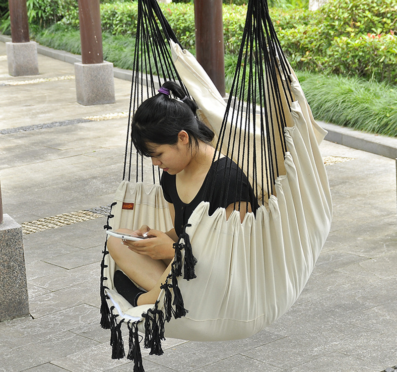 Hot Sale Hanging Black Chair And White Fringe Swings Outdoor Chair With Wooden Bar Cotton Canvas Swing With Two Pillows