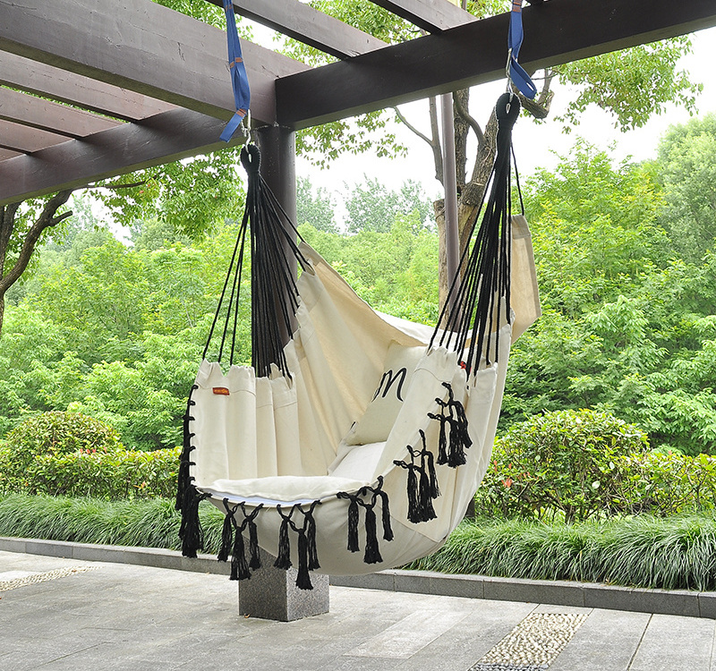 Hot Sale Hanging Black Chair And White Fringe Swings Outdoor Chair With Wooden Bar Cotton Canvas Swing With Two Pillows