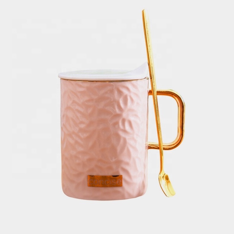 Promotional Gold Handle Ceramic Coffee Mug Reusable Gold Spoon Tea Ceramic Cup Custom Porcelain Mug