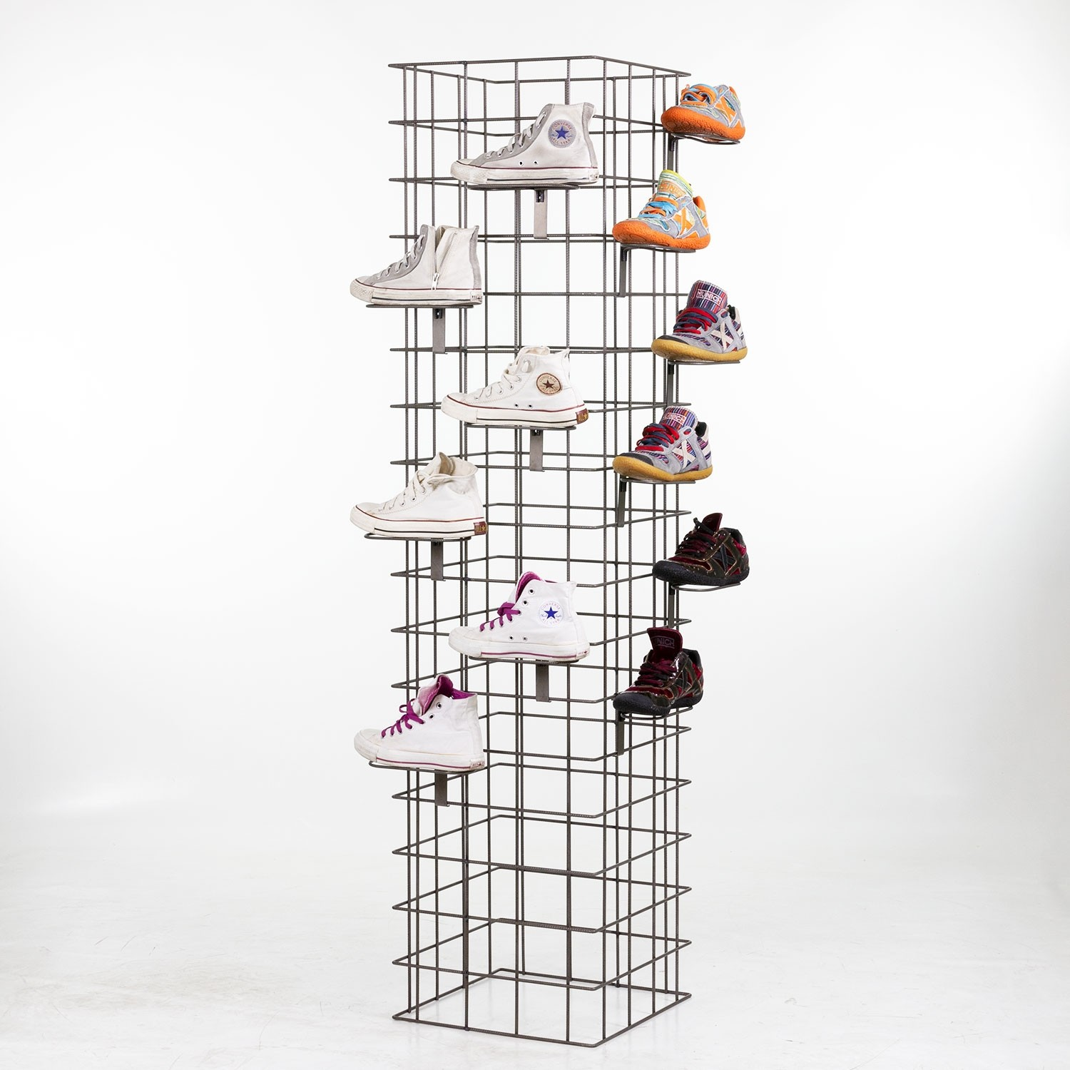 unique 360 degree 4 layer rotating metal chrome wire mesh hook shoes hanging display stand racks at floor with hooks