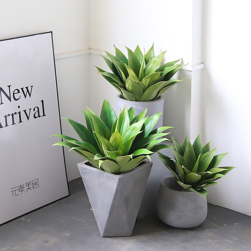 Desert Agave Artificial Plant  Hot Selling Simulation Tropical Desert Plant Outdoor Decor