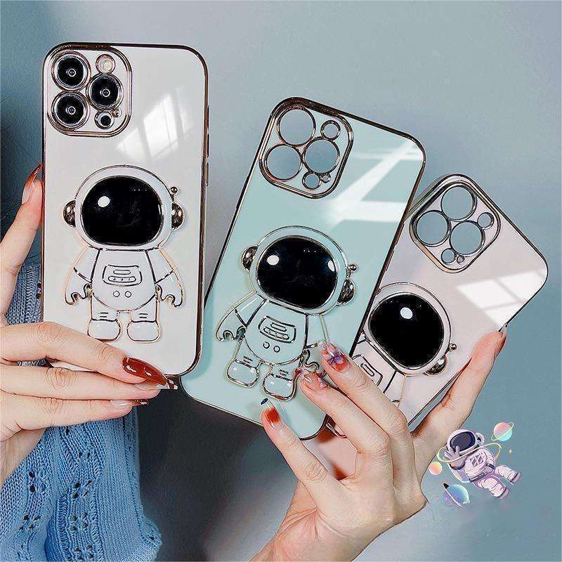 For Iphone 14 13 12 11 Pro Max Cover Luxury Case  Custom Silicone Phone Case With Astronaut Phone Holder Stand