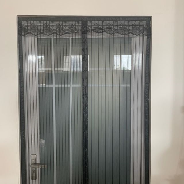 summer hot sell high quality magnetic mesh door curtain folding fly screen