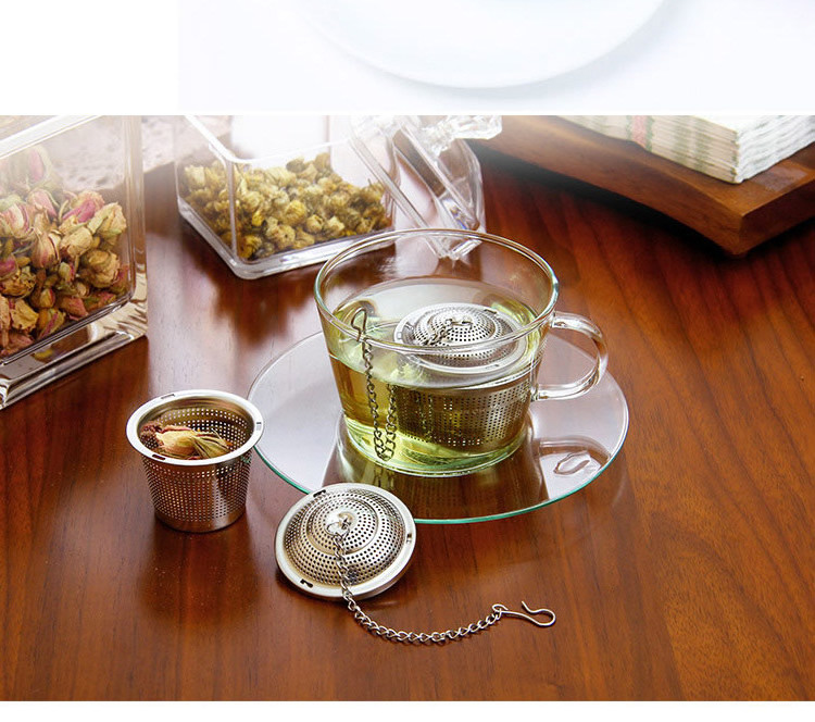 Hot sale food grade SS 304 tea infuser basket tea ball mesh filter strainer with tea scoop and drip trays