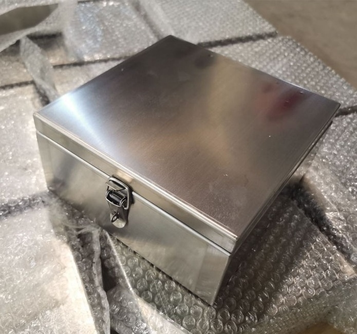 custom made 316 304 stainless steel sheet metal enclosures boxes and cases manufacturer