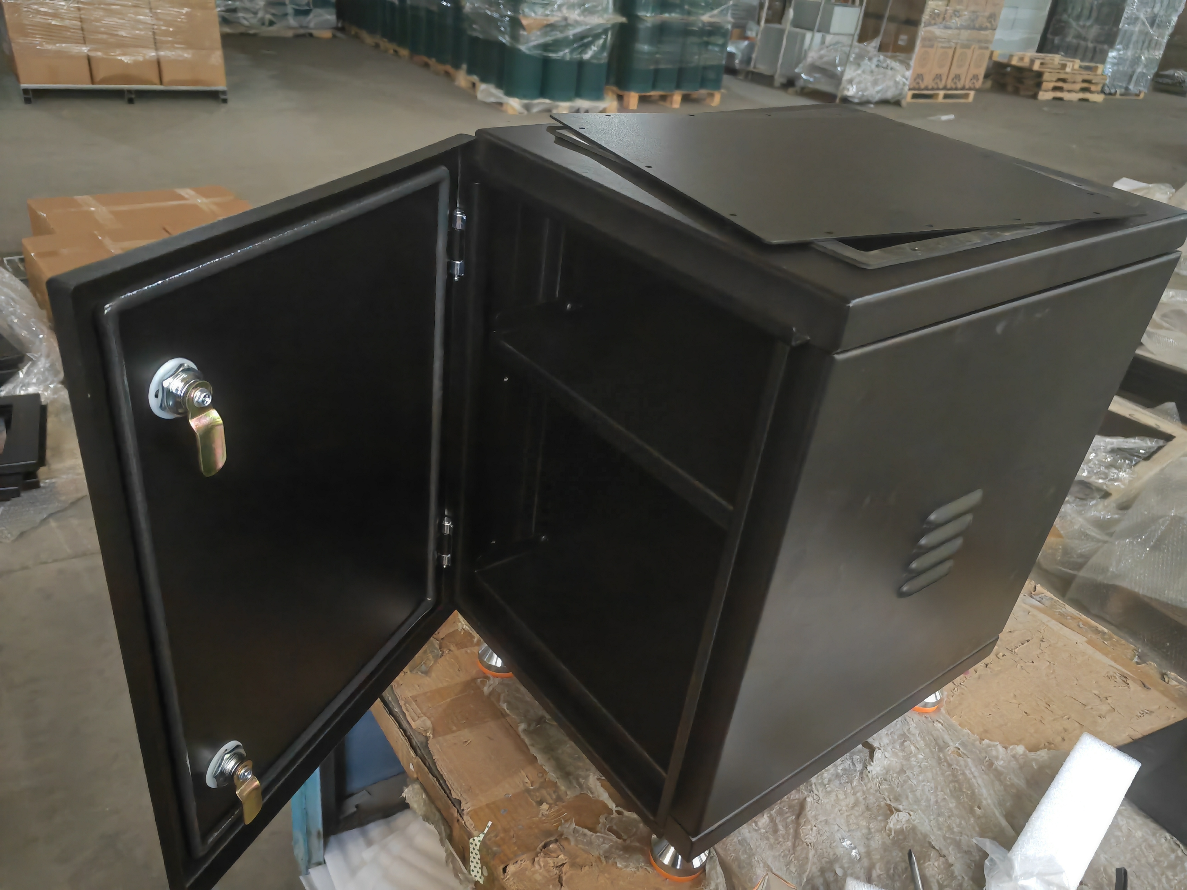 carbon steel  and Stainless Steel lithium cell Battery Cabinet IP65 Protection Powder Coated  Box