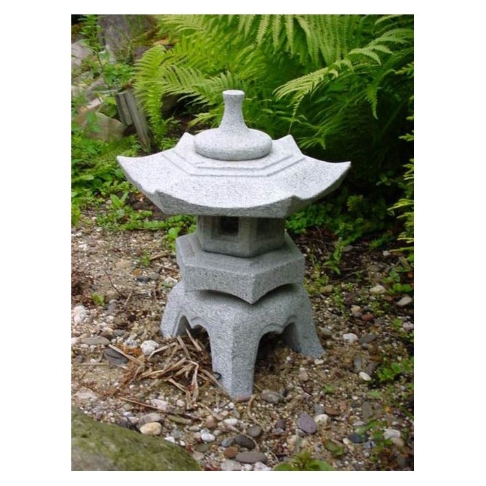 Japanese Style Garden Outdoor Natural Granite Lantern Stone Carved Pagoda Lantern for Garden Park