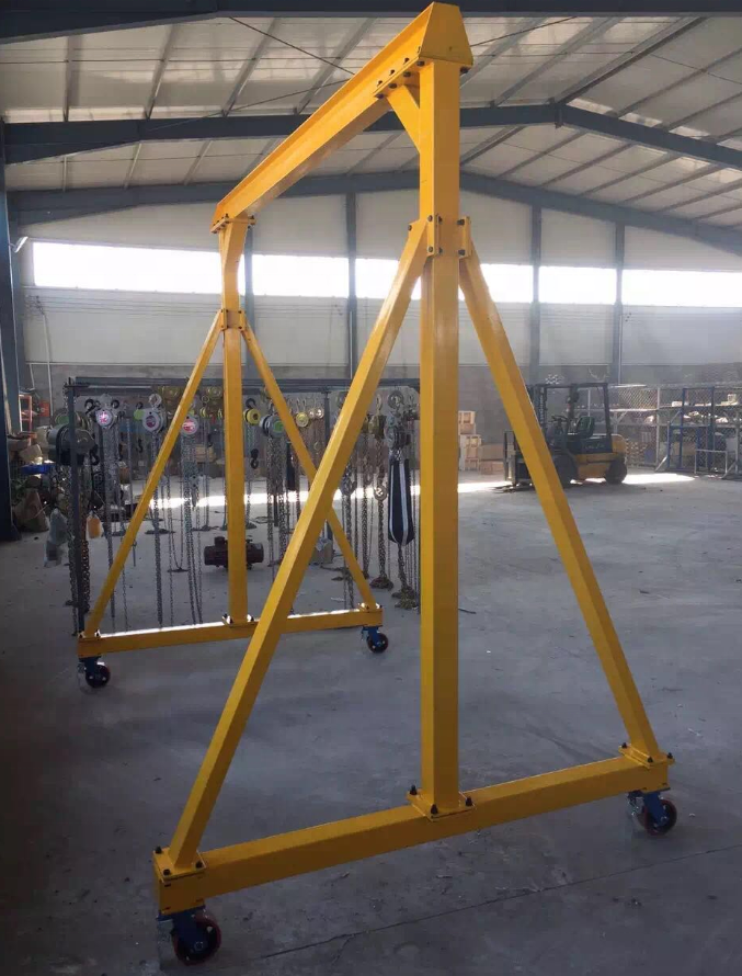 Small mini 1 2 5 ton portable gantry crane for sale