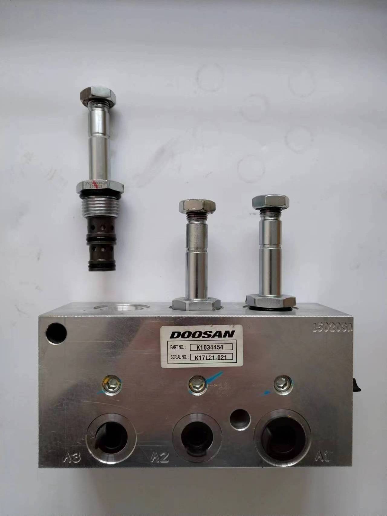 Doosan Daewoo  Excavator Digger DX140 DX225 DX series Original  Solenoid Valve Core   K9001354  410111-00029