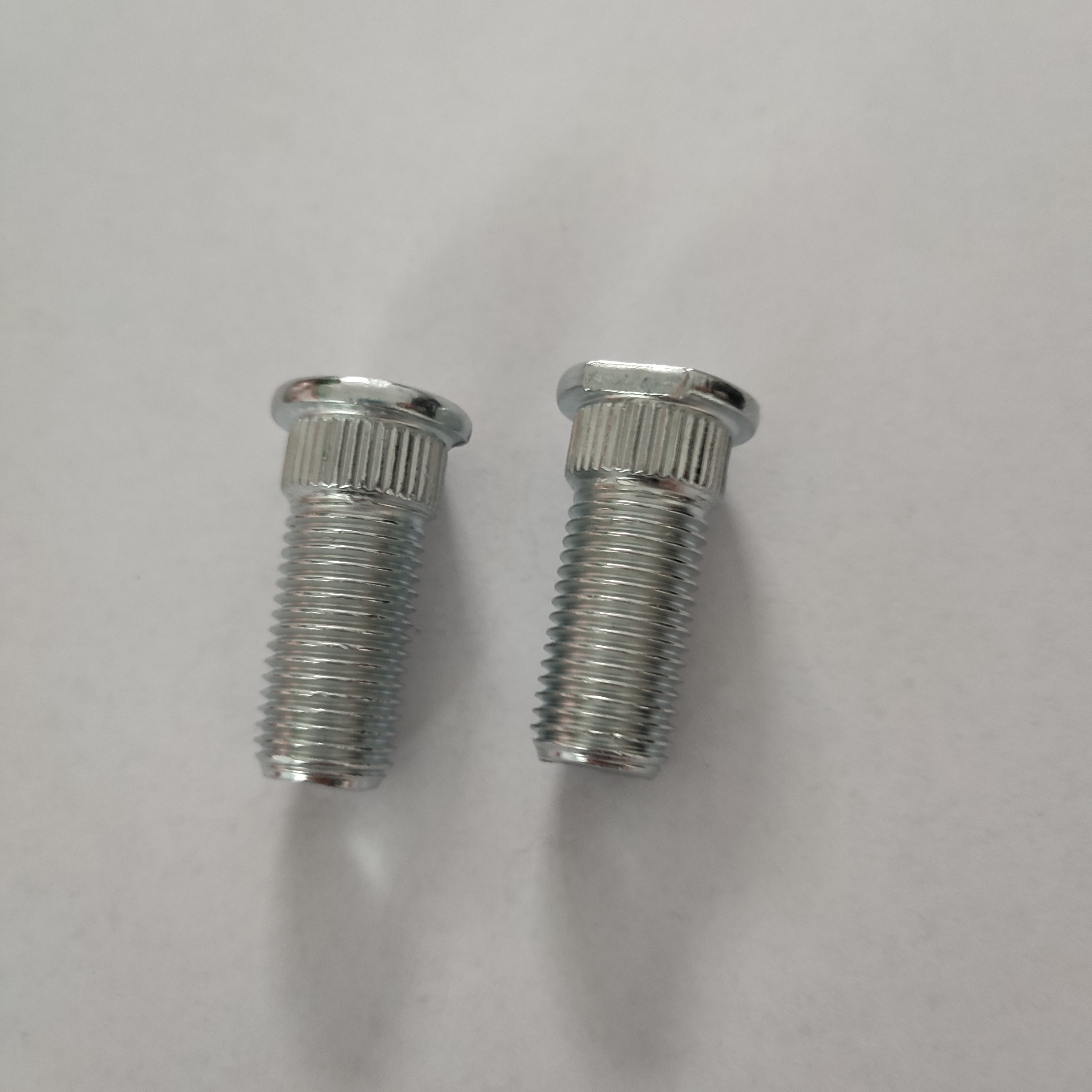 Suitable for Transit new generation tire screws, Ford new generation front and rear tire nuts, rim screws