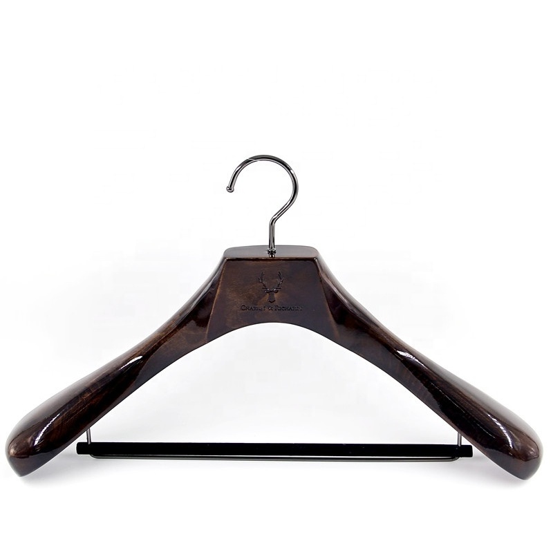 2020 YT wholesale black customized wood hanger manufacturer wooden hanger for clothing luxury  logo wood coat suit hanger rack