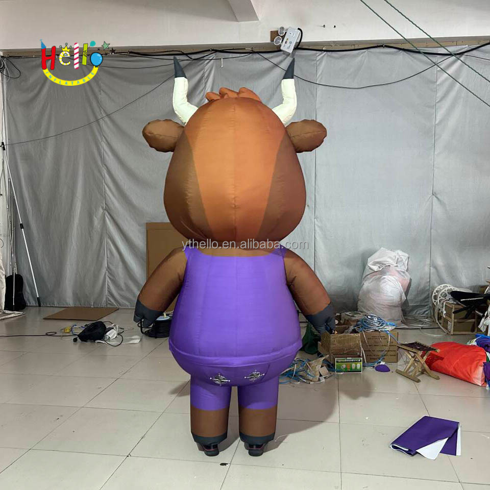 Chinese Inflatable Mascot Performance Costumes Walking Cartoon Inflatable Cow Costume