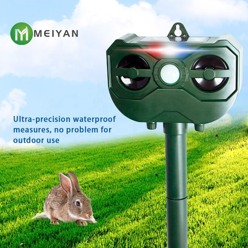 Solar Powered Cats Deterrent Waterproof with Motion Detector Repels Raccoon Repeller for Garden Farm Ultrasonic Animal Repellent