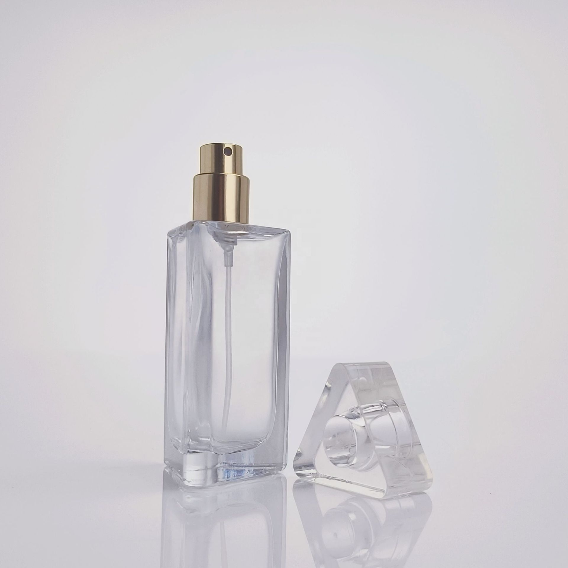 Free sample transparent triangle glass perfume bottles 30ml50ml empty luxury perfume cosmetics packaging glass spray bottle