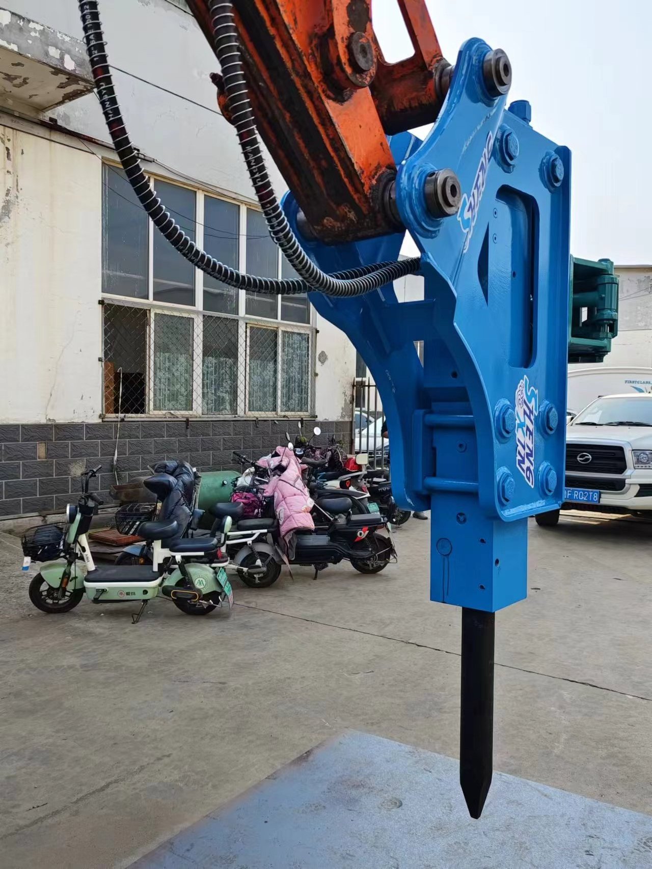 High-quality, durable, stable and safe factory outlet excavator rock hammer