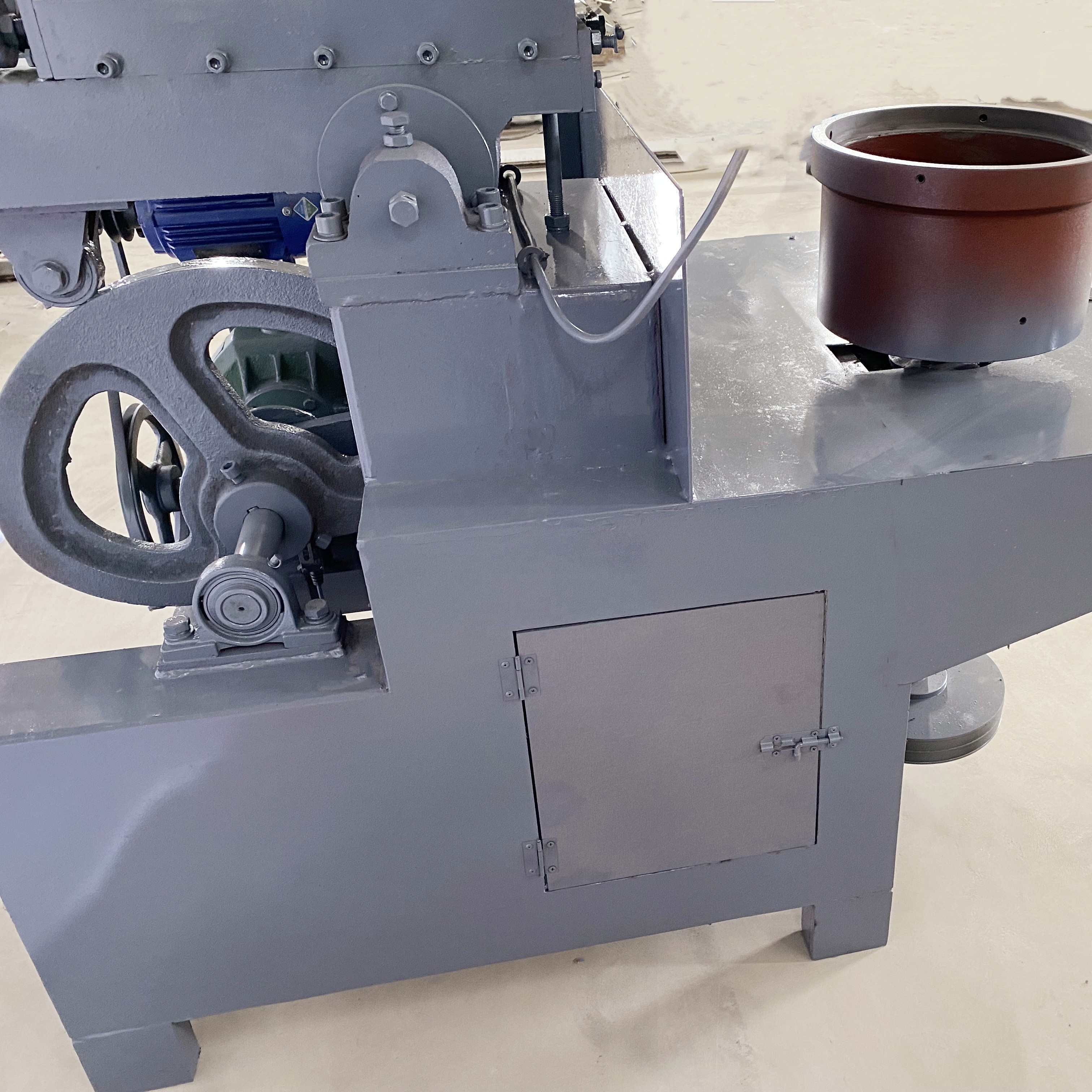 China Multiple Models Pottery Tableware Semi-auto Jigger Pressing Machine Single Roller Head Forming Machine