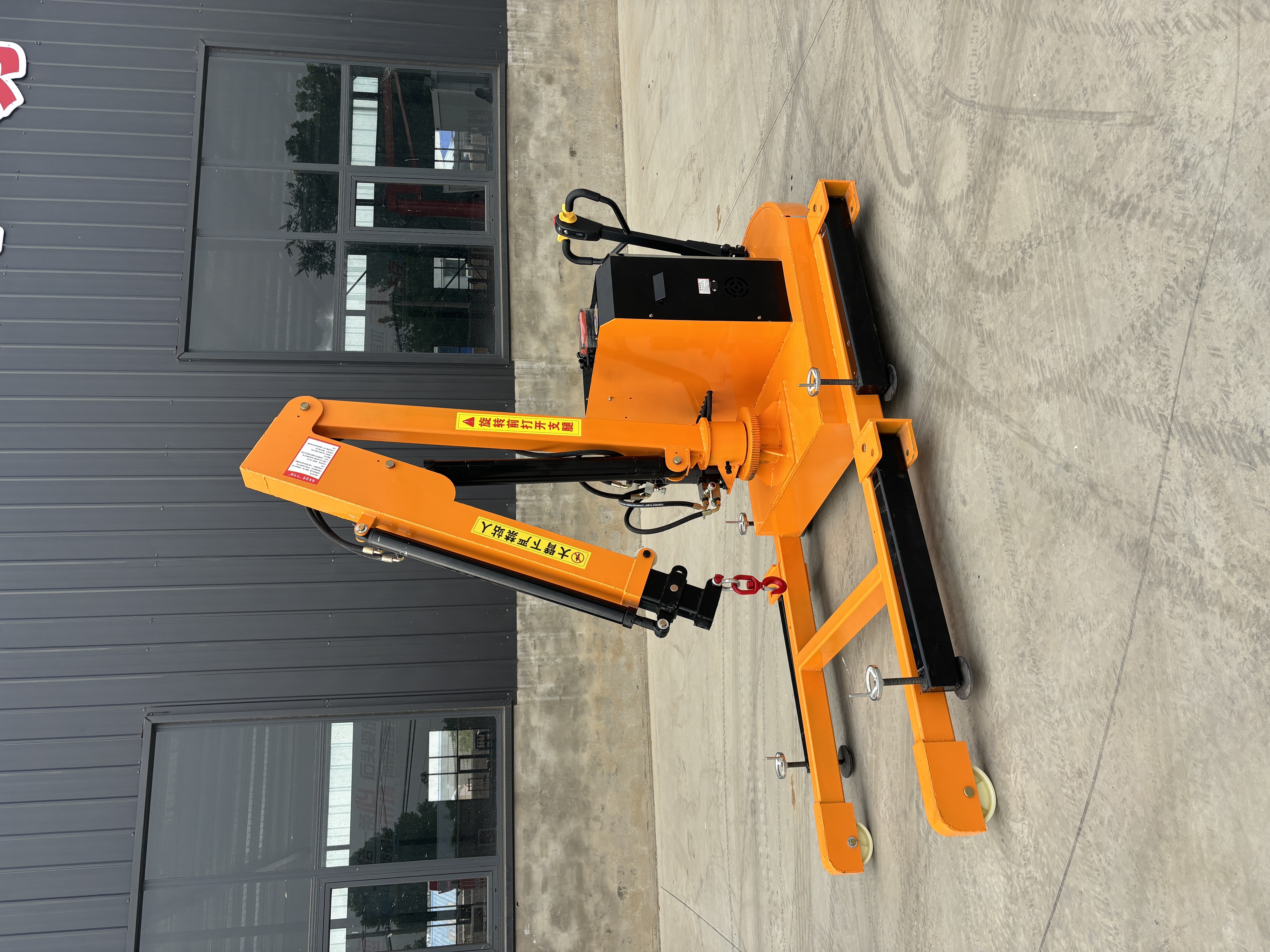 China High Quality Fully Passenger-Carrying Type Remote Control Electric Lifting Crane