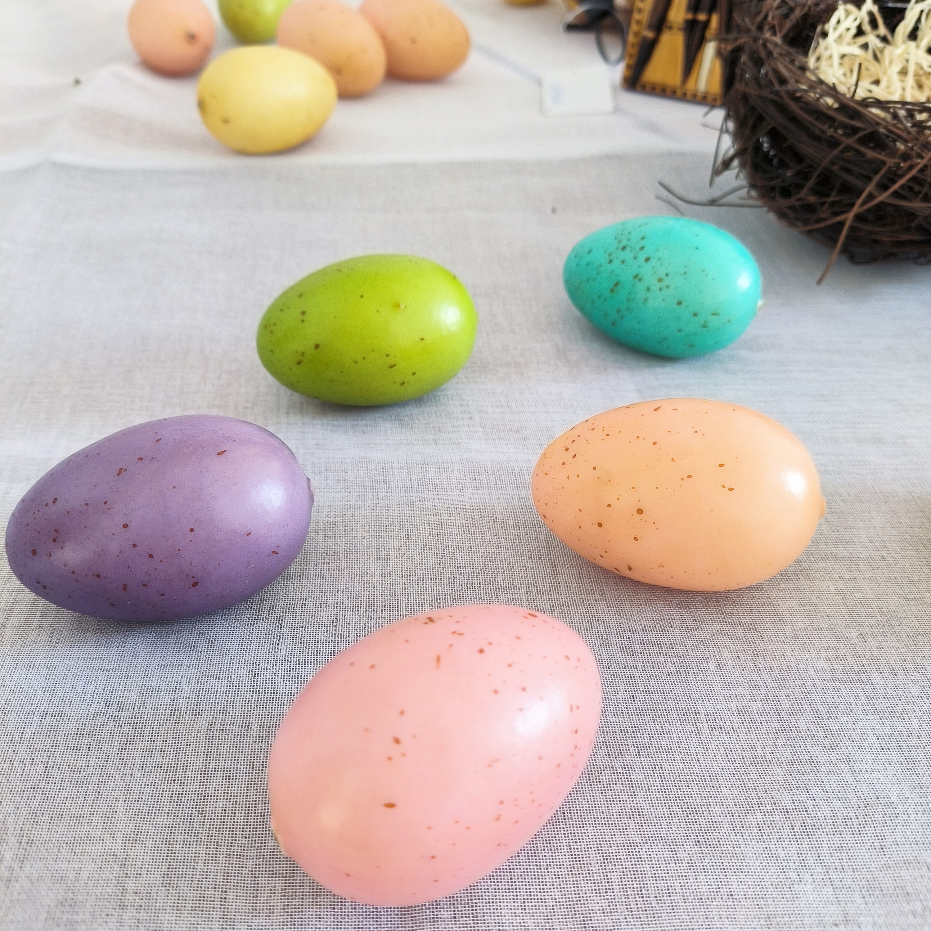 Artificial egg Holiday Supplier Large Foam Easter Eggs Elegant Party Decorations for Easter