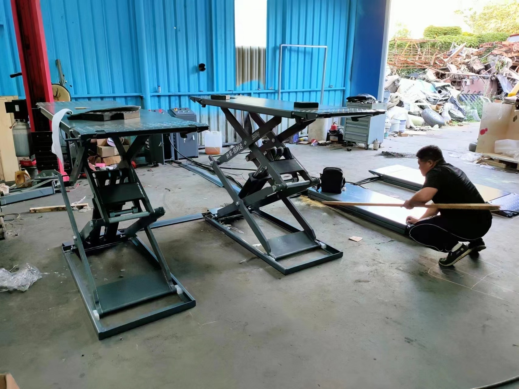 Factory Price Ultra-thin Scissor Lift Double Scissor Design Bridge Car Lifter for Sale