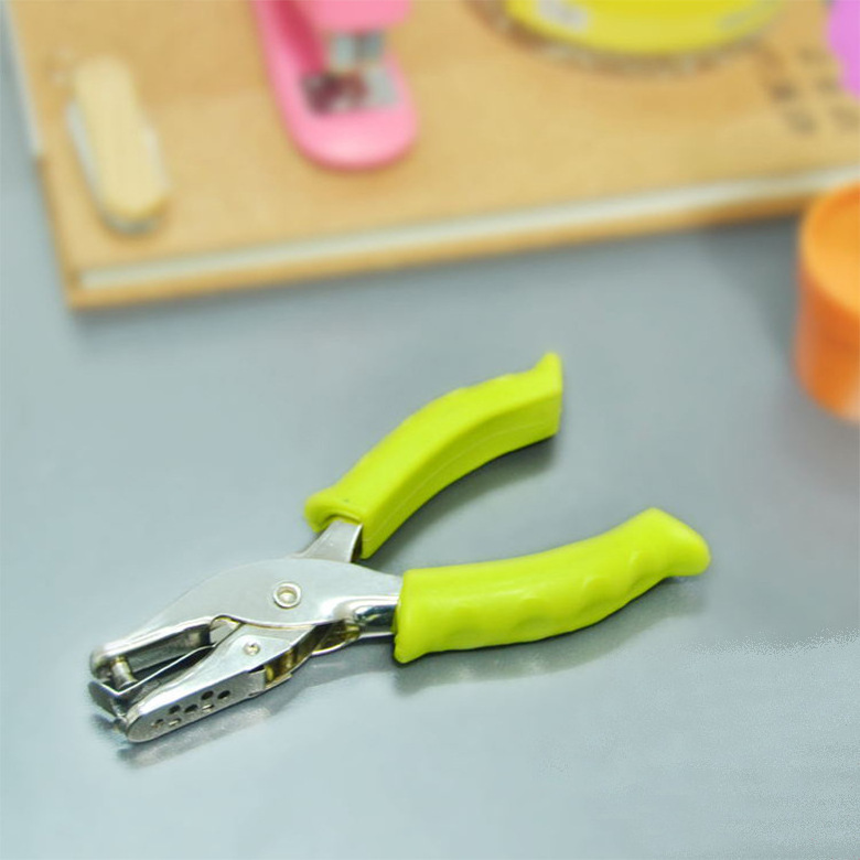 Rubber-covered hand grip labor-saving punch pliers hand loose-leaf round punch single-hole 6mm manual punch machine