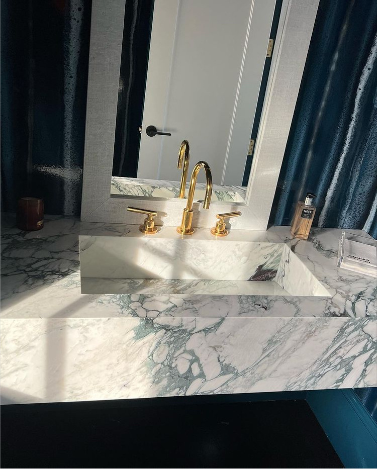 Luxury Calacatta Arabescato Corchia Marble bathroom vanity with Mirrored Cabinets