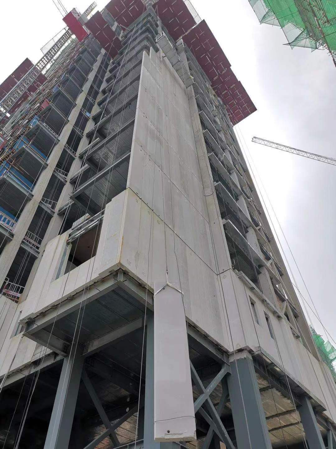 Prefab steel structure apartment building with good insulation permanent purpose steel structure building