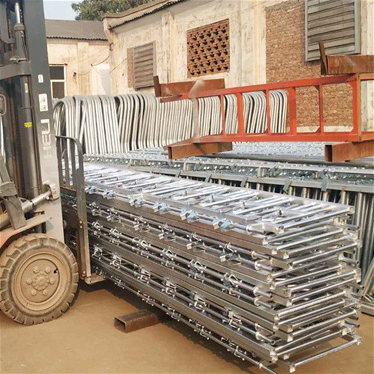 Fence Galvanized Cattle Headlock Factory Customized price Cattle Headlock farming equipment Cattle Headlocks