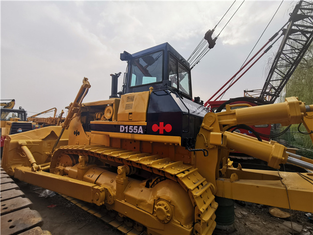 Original painting Komatsu D155A tracked dozer ,Original Japan Komatsu D155A-5 crawler bulldozer on sale in CHINA